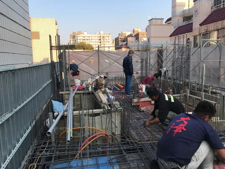 水電配管中