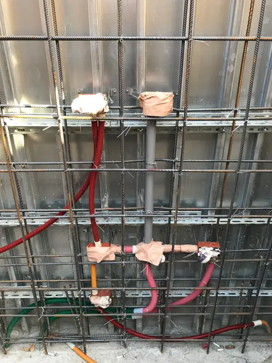 壁掛電視通道配管