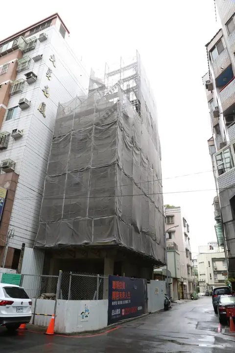 結構完成正立面
