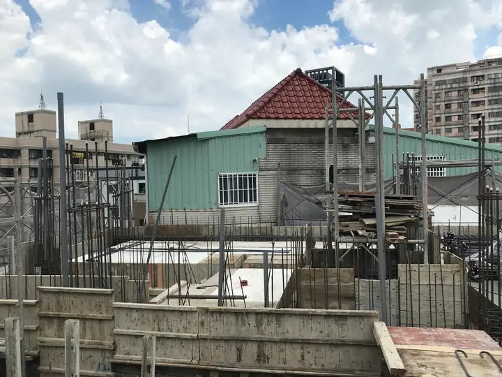 四樓頂板灌漿