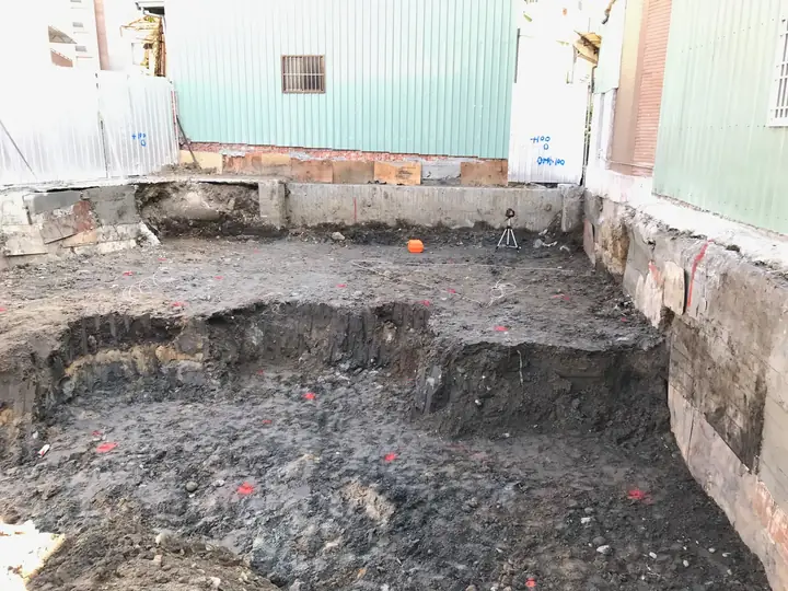 最終開挖面埋設接地銅棒