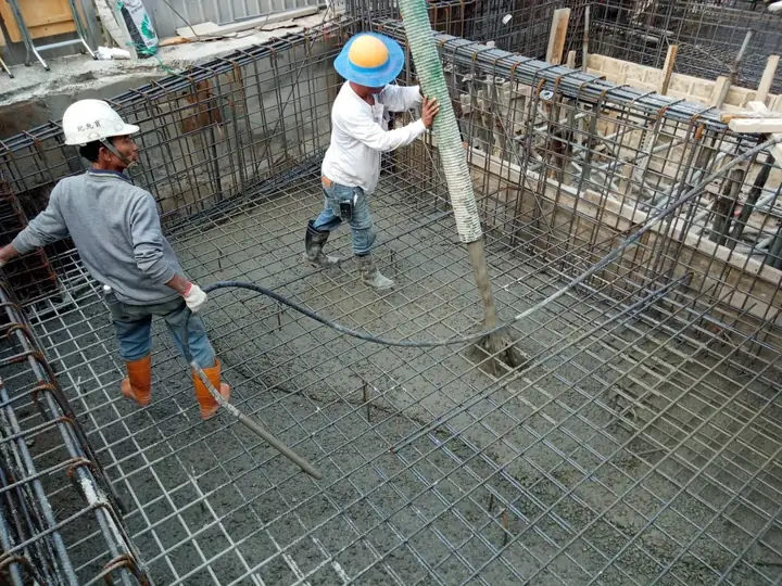 筏式基礎大底板灌漿