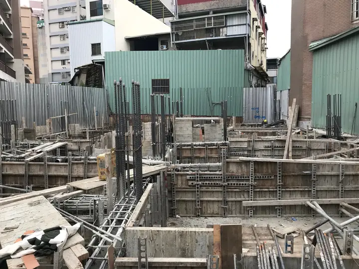 地樑模板工程