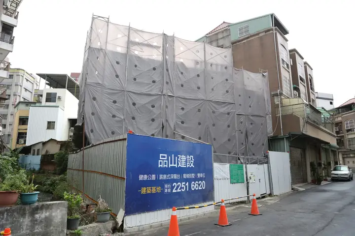 外觀鷹架帆布網施作