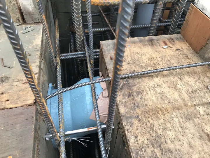 對外通風Z型穿牆管。可防雨水入內