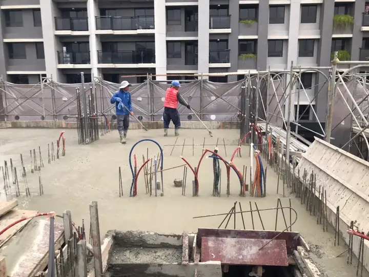3樓(四樓底板)灌漿作業中