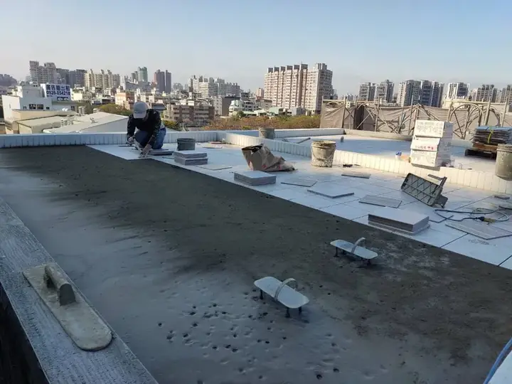 屋頂地磚施作
