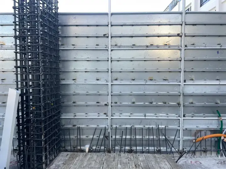 1F免拆金屬模板完成