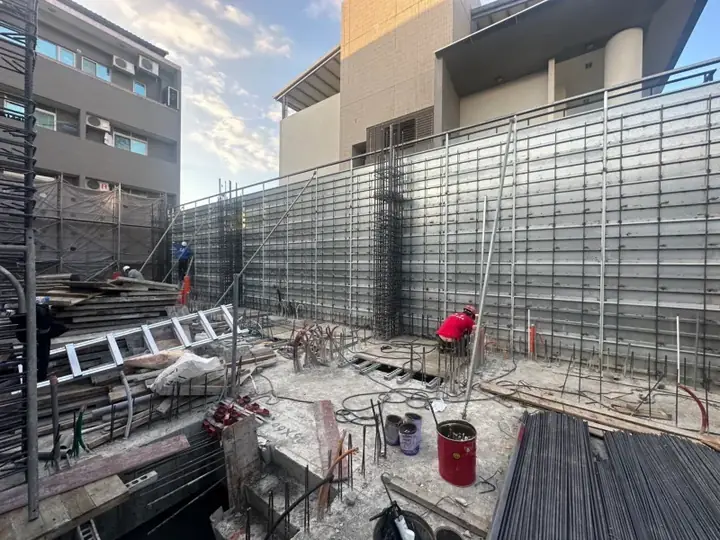 免拆金屬模板架設