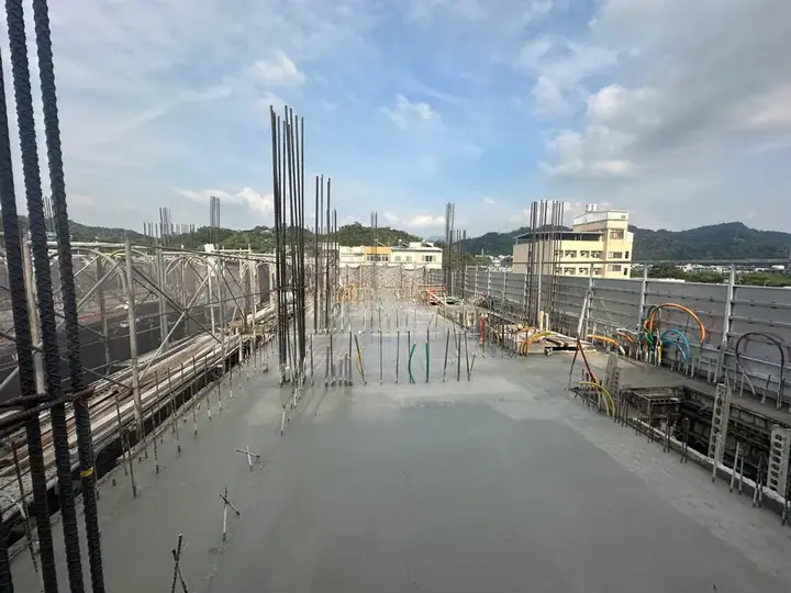 5F頂版灌漿完成