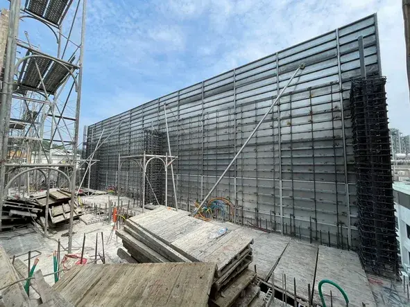 屋突1層單面模板組立