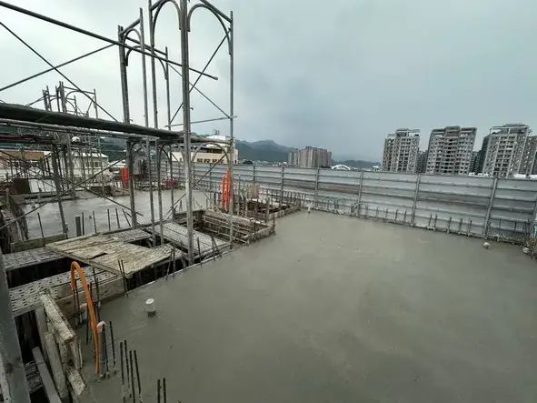屋突1層頂板灌漿完成
